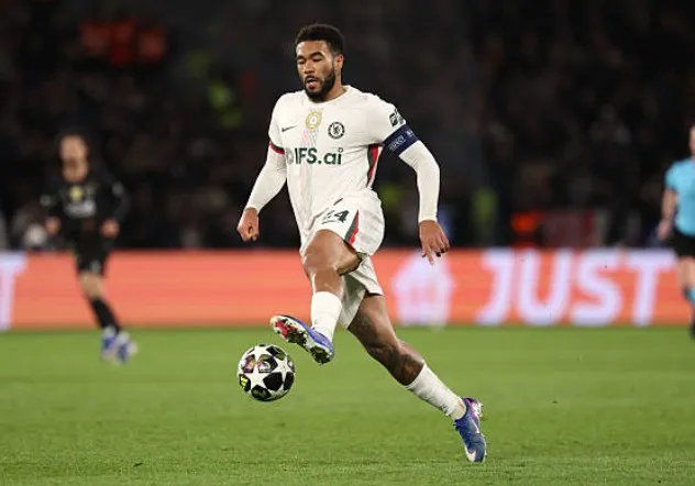 开云官方网-里斯-詹姆斯vs巴黎数据：3次关键传球，6夺回球权，对抗8胜6